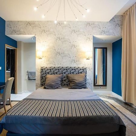 La Suite 2 Pieces Lit Queen Size Entree Privee Nimes Exterior photo
